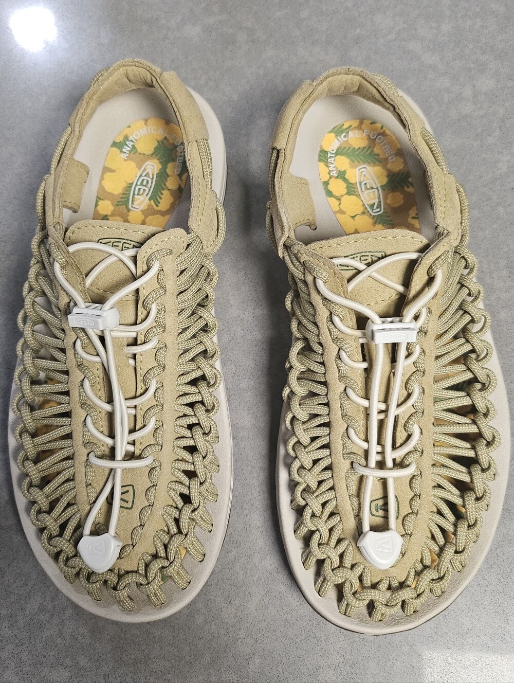 KEEN Uneek Floral Sandals Tan Beige Cord Cinch US 7 EU 37.5 1028868